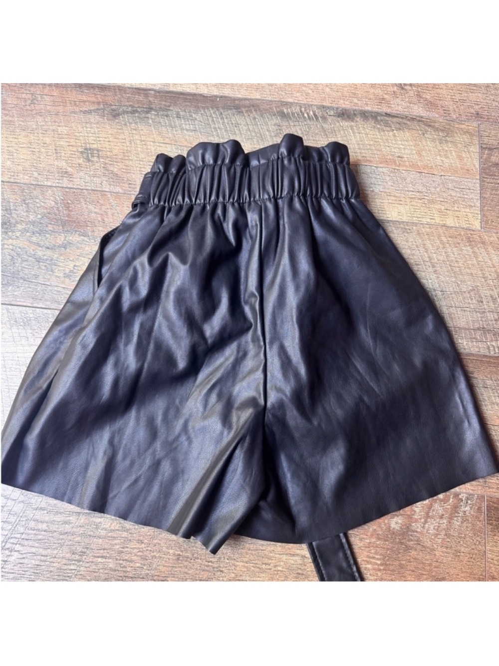 Zenana Outfitters Black Faux Leather High-Waist Paperbag Shorts NWOT - Picture 5 of 6